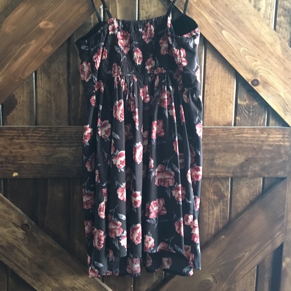 Dress - Picture 2 of 3